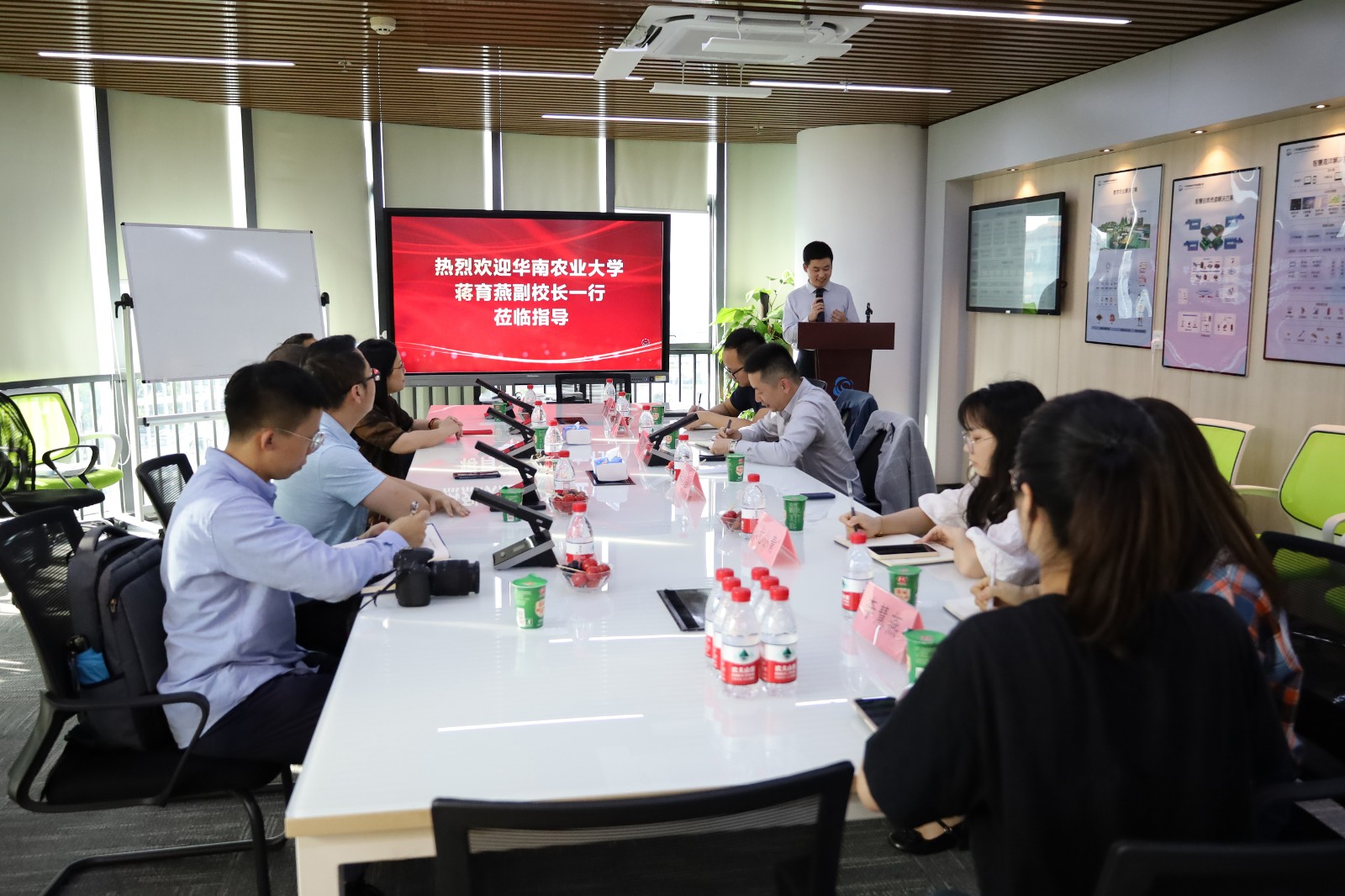 2022.5.18歡迎華南農(nóng)業(yè)大學(xué)蔣育燕副校長(zhǎng)一行蒞臨廣州賦安參觀交流2.jpg